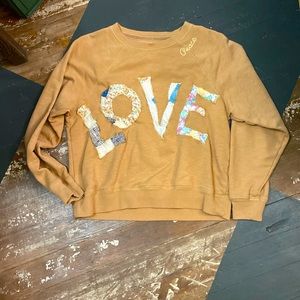 Love quilt patch crew neck